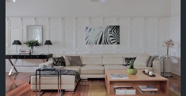 Executive Duplex. Fully Furnished & Accessorised. Includes all Utilities, Fast WIFI, Smart TV, Netflix & Foxtel. Just bring your suitcase! - Photo 1