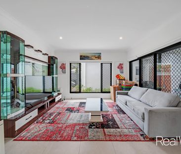 Terrace living in Springfield Rise - Photo 4