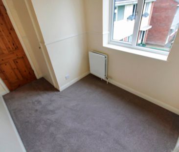 Queens Walk, Bristol, Gloucestershire, BS35 1SS - Photo 4