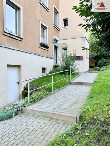 Renovierte 2-Raum-Wohnung mit Einbauküche - zentral in Ehrenfriedersdorf! - Photo 2