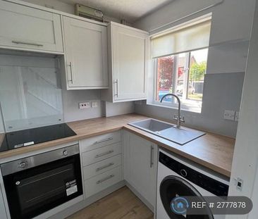 2 bedroom semi-detached house to rent - Photo 5