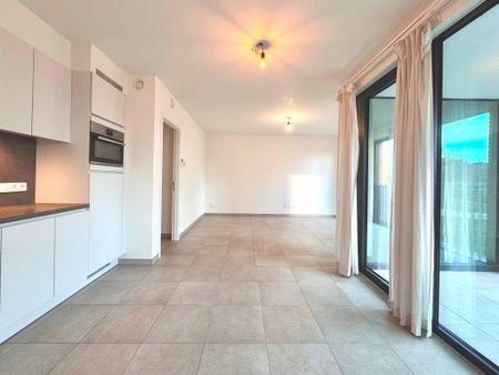 Energiezuinig appartement met één slaapkamer, ruim terras en autostaanplaats. - Photo 2