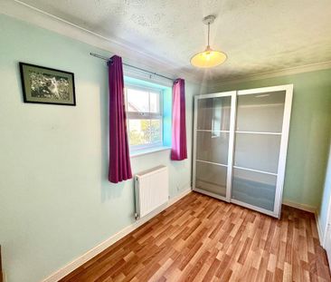 2 bedroom semi-detached house to rent - Photo 4