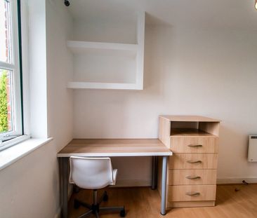 2 Bed Flat, Hadfield Close, M14 - Photo 3