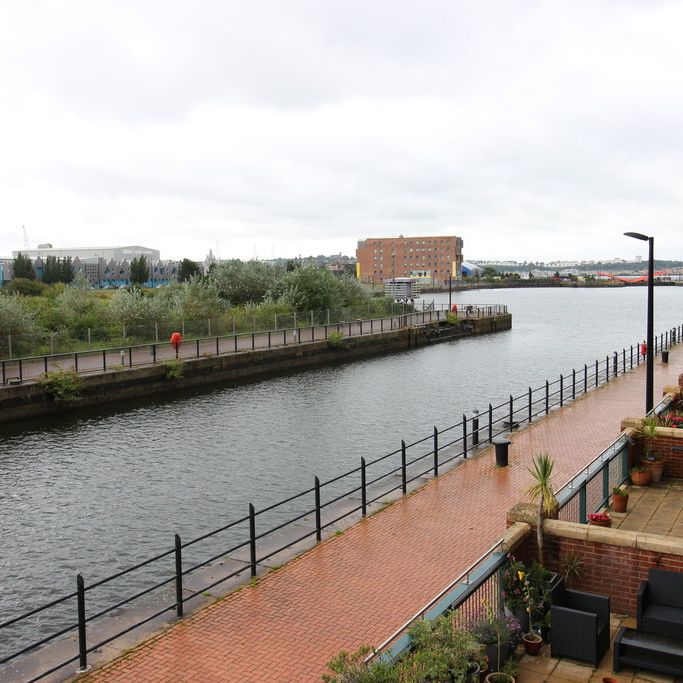 Adventurers Quay, CF10 4NR, Cardiff Bay - Photo 1