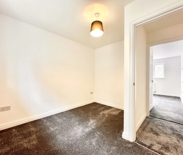 5 bedroom semi-detached house to rent - Photo 4