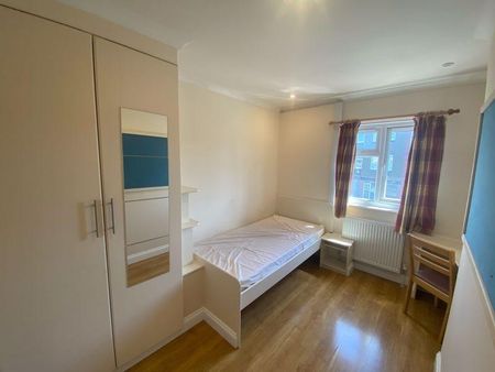 6 bedroom semi-detached house to rent - Photo 3