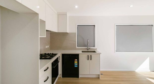 Brand new, gorgeous 2 bedroom! - Photo 1