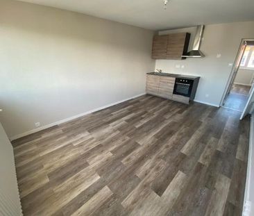 Location Appartement 3 pièces 49m² CHERBOURG-EN-COTENTIN 50100 - Photo 3