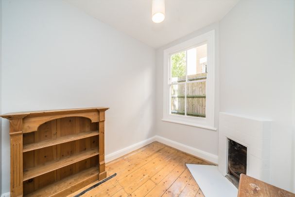 Lynn Road, Balham, SW12, London - Photo 1