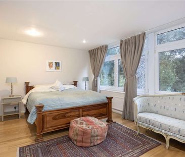 An attractive townhouse well located by the All England Tennis Club... - Photo 3