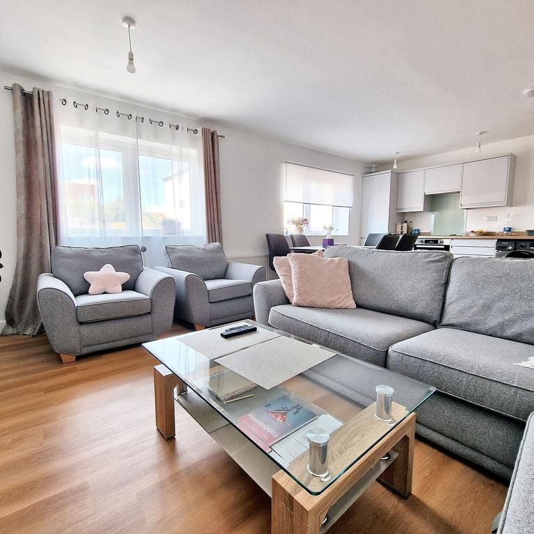 2 bedroom flat to rent - Photo 1