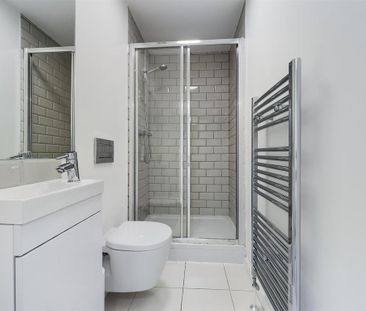 6 bedroom terraced house to rent - Photo 2