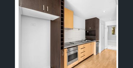 One Bedroom Plus Large Study! - Photo 4