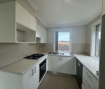 Perfect for Singles, Couples or Retirees ! - Photo 5