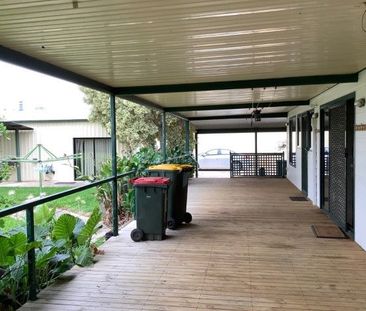 Large and Tranquil Living, Plenty of Space Throughout! - Photo 4