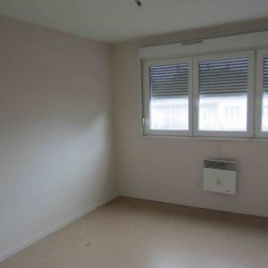 APPARTEMENT - 40 m2 - 2 pièces rue des Cheminots à FORBACH 57600 - Photo 2