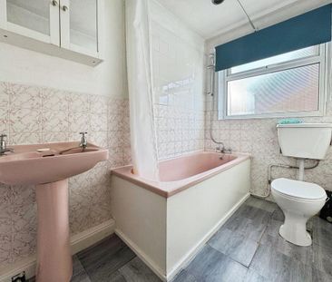 2 bedroom bungalow to rent - Photo 2