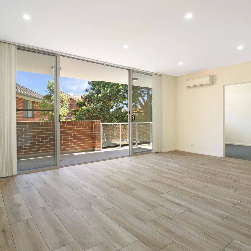 Boutique Complex | Two Bedroom Apartment in Prime Location - Photo 1
