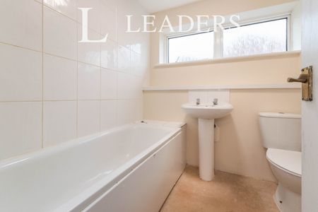 2 bedroom house to rent Eastbourne Avenue, Stevenage, Hertfordshire, SG1 - Photo 5