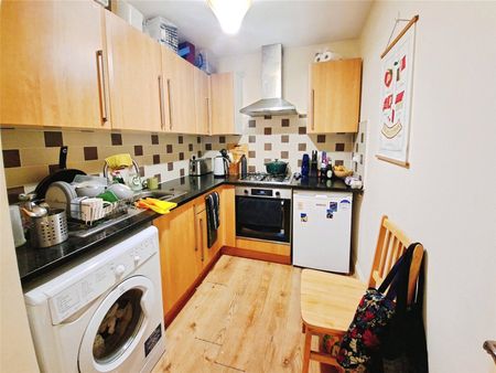 Rushey Green, London, SE6 4HQ - Photo 3