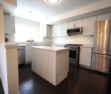 For Lease - 212 Lord Elgin Lane, Clarington, Ontario - Photo 4