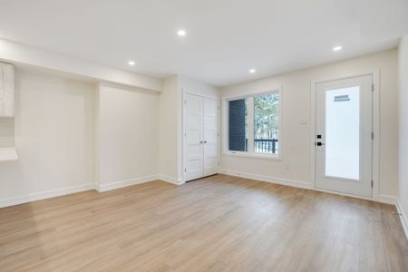 For Lease - 956 Fisher Avenue Unit# B, Carlington - Central Park, Ontario - Photo 2