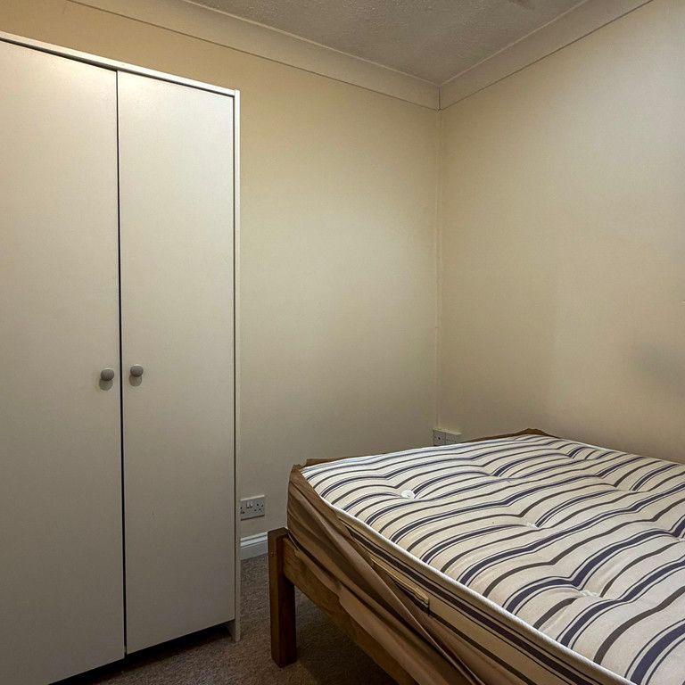Room 4, Lisburn Road - Photo 1