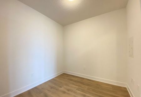 For Lease - 202 Burnhamthorpe Road Unit# 901, Mississauga, Ontario - Photo 5