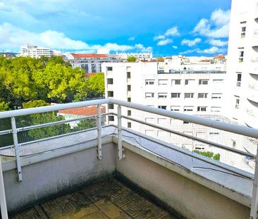 T2 NON MEUBLE - BALCON PARKING - CHARPENNES - Photo 1