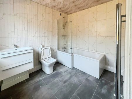 Hall Park Street, Bilston, West Midlands, WV14 - Photo 2