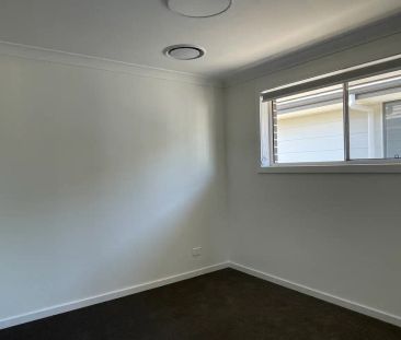 “Near New 5 Bedroom House in Marsden Park” - Photo 3