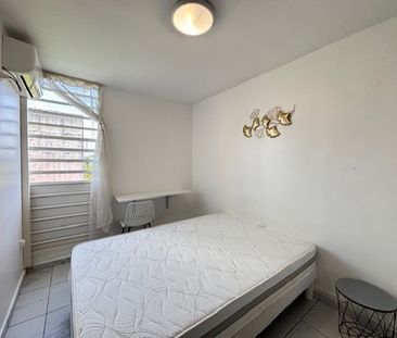 Location Appartement 5 pièces 65m² LES ABYMES 97139 - Photo 3