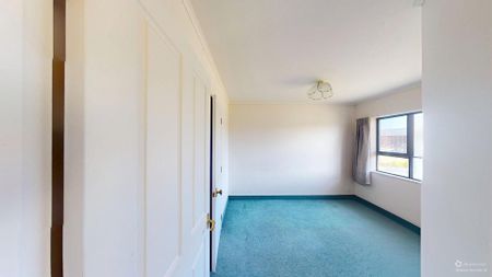 Springvale - 3 Bedrooms - Photo 5
