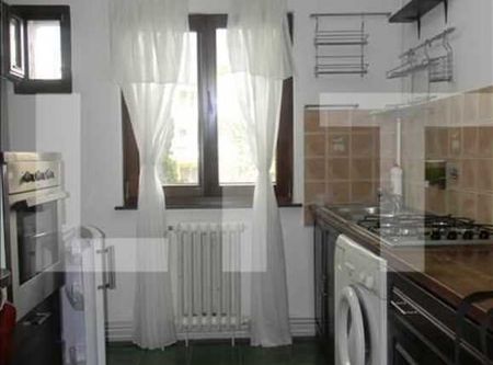 4 camere decomandate, 80 mp, mobilat modern, zona Parang. Loc de parcare! - Photo 3