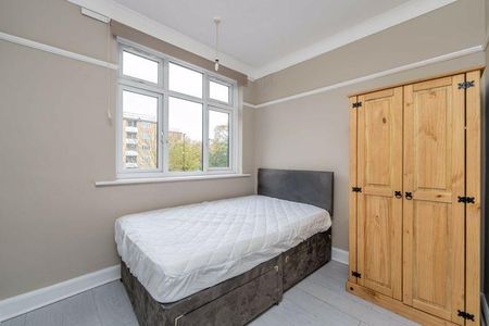 4 bedroom detached house to rent - Photo 3