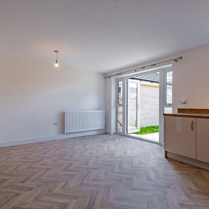 5 bedroom semi-detached house to rent - Photo 1