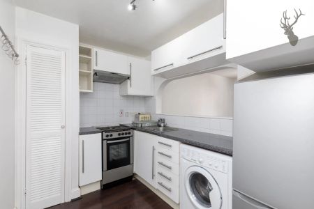 1 Bedroom Flat - Photo 3