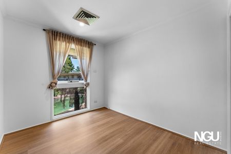 Elegant Three Bedroom Family Home With Pool On Peaceful Corner Cul-de-Sac! - Photo 2