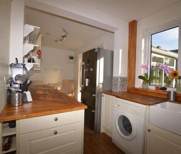 Fenwick Drive, Bradford, BD6 - Photo 2