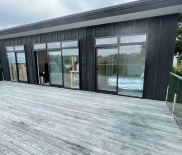 Charming 2BR Home w/ Deck & AC! - Photo 2