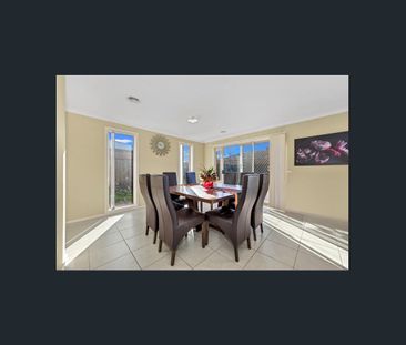 Spacious Four-Bedroom Family Home in Tarneit With SOLAR - Photo 4