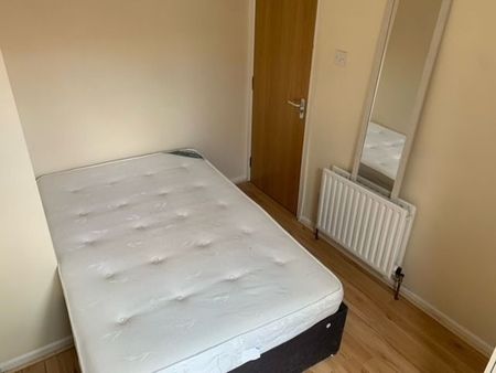 32 Palestine Street, Belfast BT7 1QJ - Photo 4