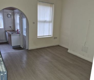 3 Bed Terraced House, Milman Road, L4 - Photo 2