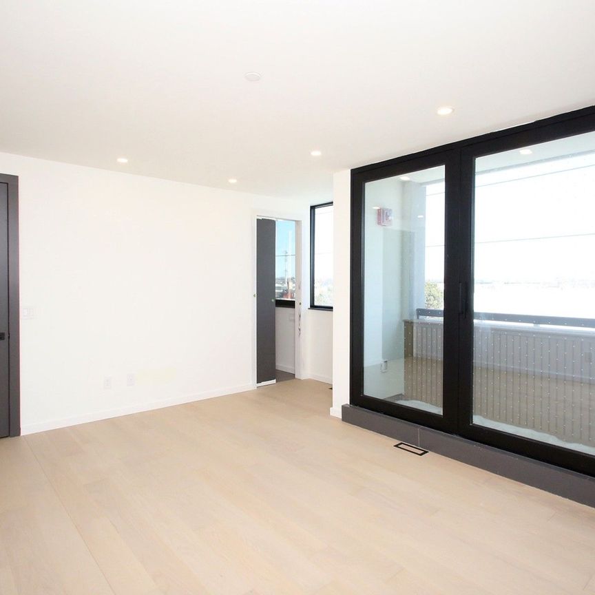 For Lease - 204 Browns Line Drive, Toronto, Ontario - Photo 1