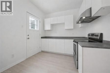 136 PAISLEY Street, Guelph, Ontario, N1H2P1 - Photo 4