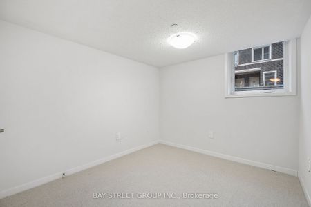 For Lease - 31 Honeycrisp Crescent Unit# 57, Vaughan, Ontario - Photo 4