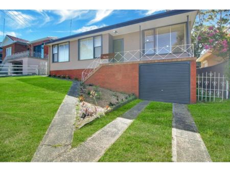9 London Drive, West Wollongong, NSW 2500 - Photo 5