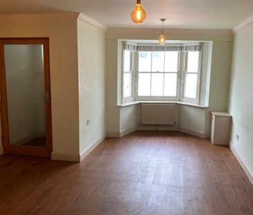 3 Bed Terraced House, Arundel Place, BN2 - Photo 3