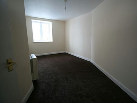 Flat to rent on - Photo 4